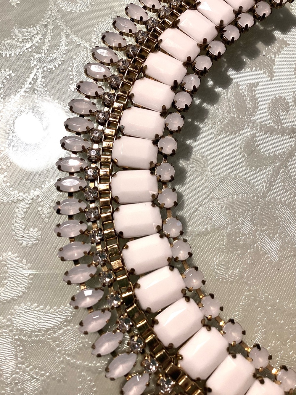 CARA NY white round statement necklace